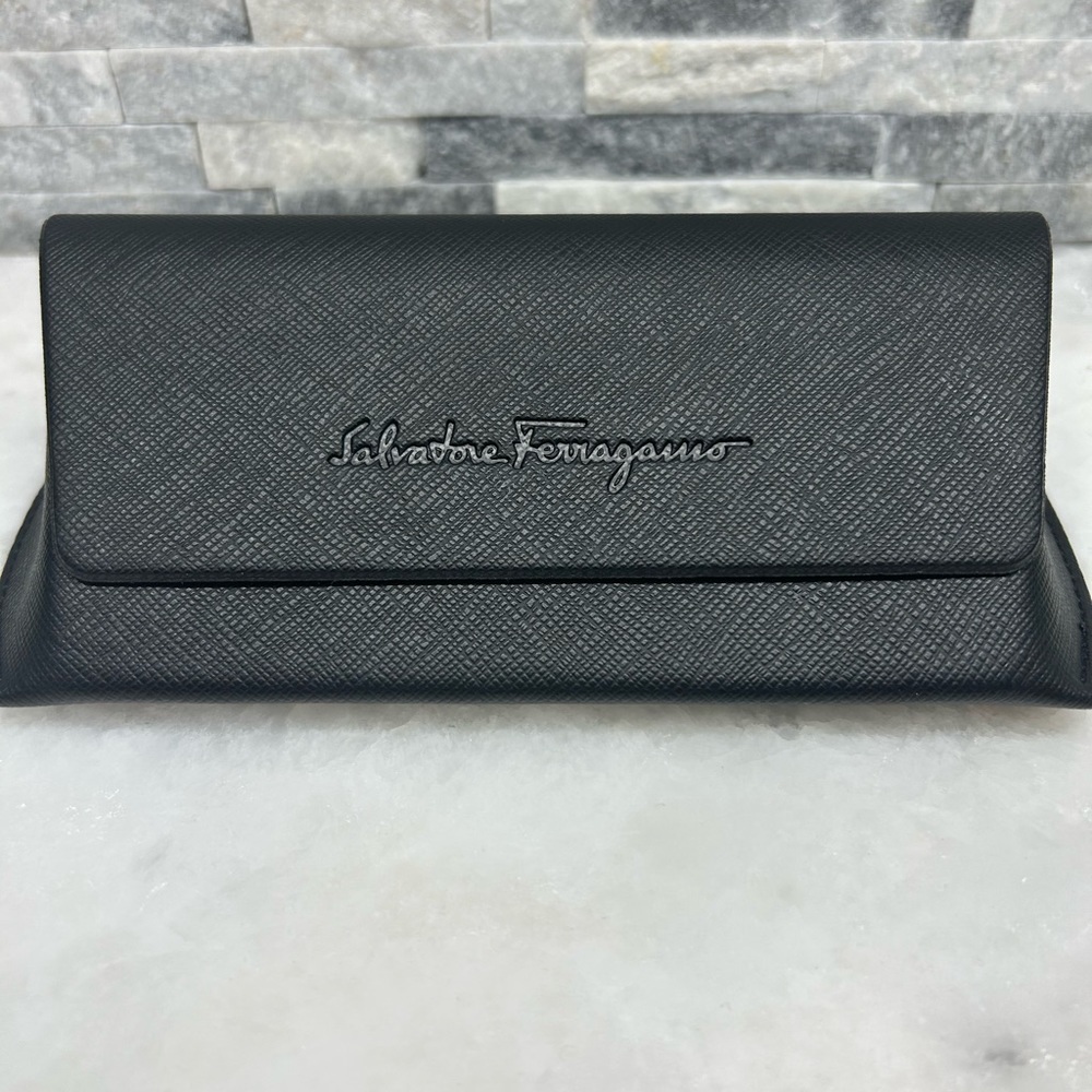 Salvatore Ferragamo Sunglasses NEW - Picture 8 of 10